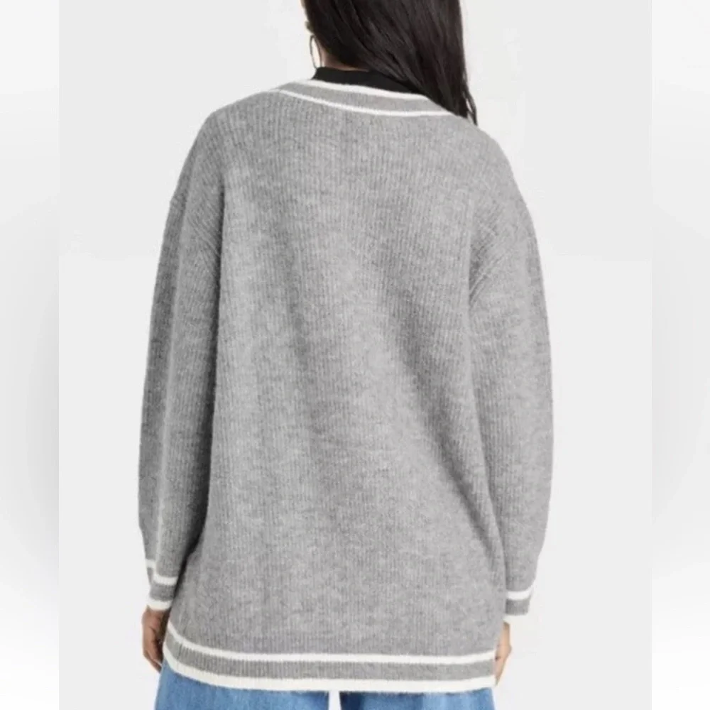 A New Day Gray White Women Cardigan Sweater Size M Oversized V-neck Knit Button - Picture 2 of 10